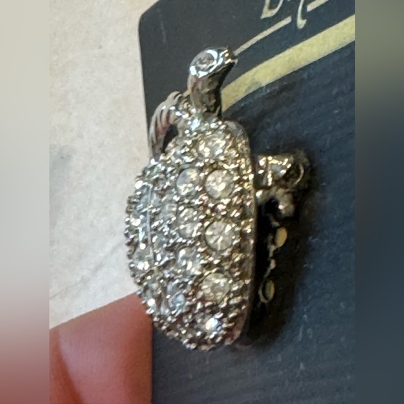 2 Lilylin Brooches—1 Apple 1 lady Bug. Lady bug has 1 jewel missing. See Pics - Picture 3 of 6